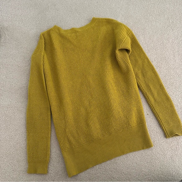 WILFRED FREE Sz Medium 100% Wool Yellow Waffle Knit Chunky Crew Neck Sweater - Picture 8 of 8